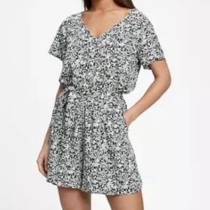 GAP medium floral romper navy blue white NWT